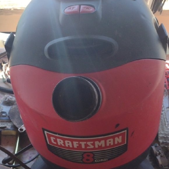 Craftsman 8 Gallon Wet/Dry Vacuum - Picture 1 of 3